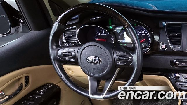 Kia Canival 2019 — photo 19