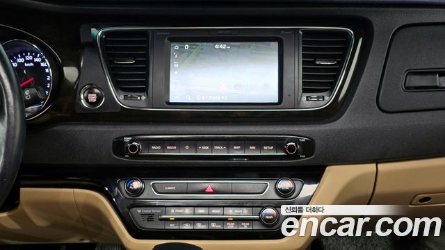 Kia Canival 2019 — photo 22