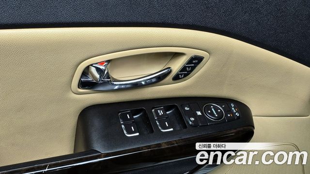 Kia Canival 2019 — photo 23