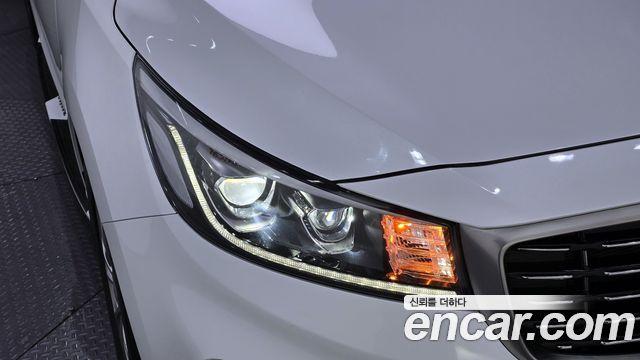Kia Canival 2019 — photo 8