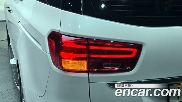 Kia Canival 2019 — photo 9