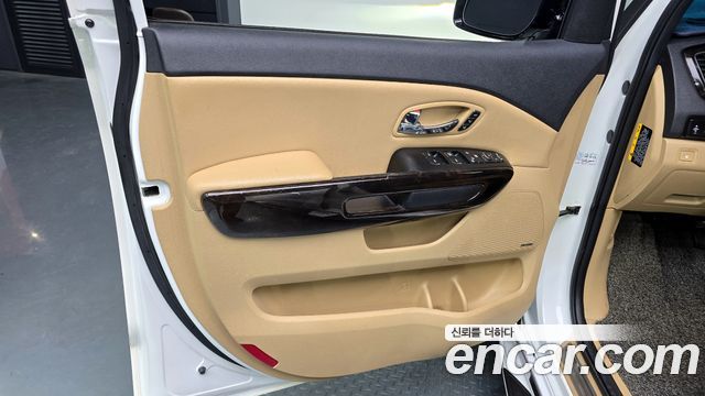 Kia Canival 2019 — photo 14