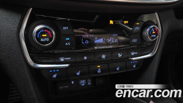 Hyundai Santafe 2019 — photo 31