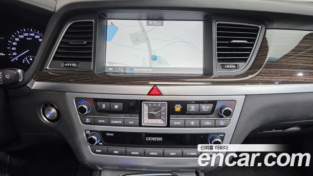 Genesis G80 2019 — photo 15