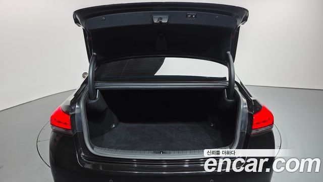 Genesis G80 2019 — photo 20