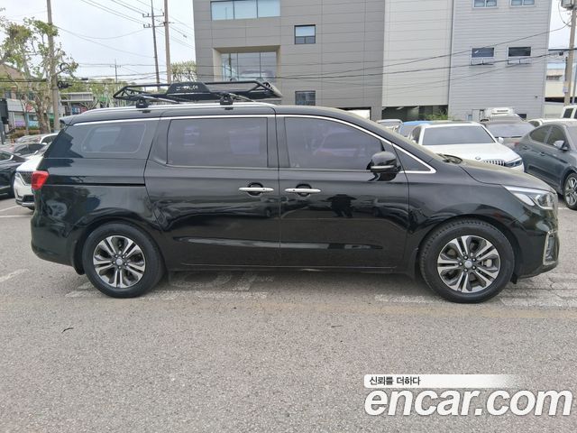 Kia Canival 2019 — photo 3