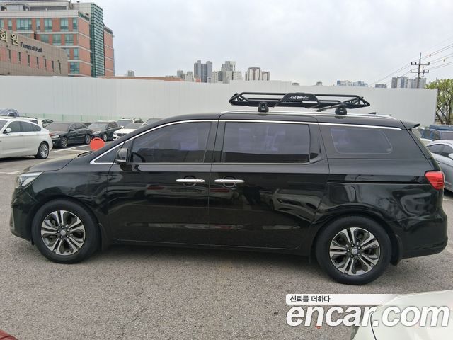 Kia Canival 2019 — photo 4