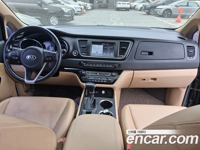 Kia Canival 2019 — photo 11