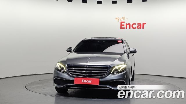 Mercedes-Benz E-Class 2020 — photo 3