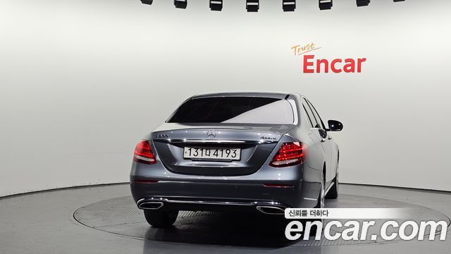 Mercedes-Benz E-Class 2020 — photo 4