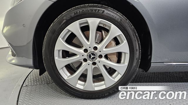 Mercedes-Benz E-Class 2020 — photo 5