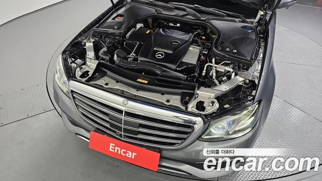 Mercedes-Benz E-Class 2020 — photo 6
