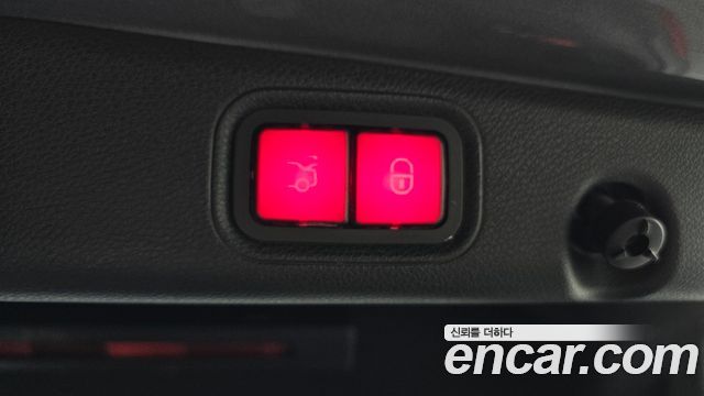 Mercedes-Benz E-Class 2020 — photo 17