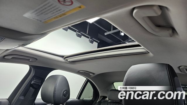 Mercedes-Benz E-Class 2020 — photo 18