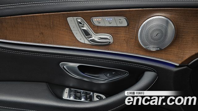 Mercedes-Benz E-Class 2020 — photo 19