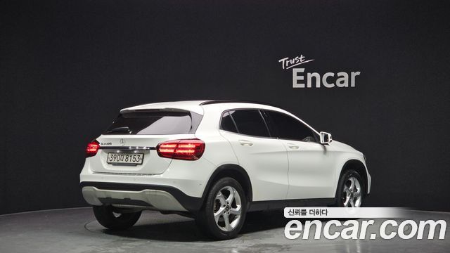 Mercedes-Benz GLA-Class 2019 — photo 2