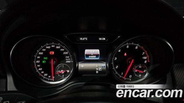 Mercedes-Benz GLA-Class 2019 — photo 11