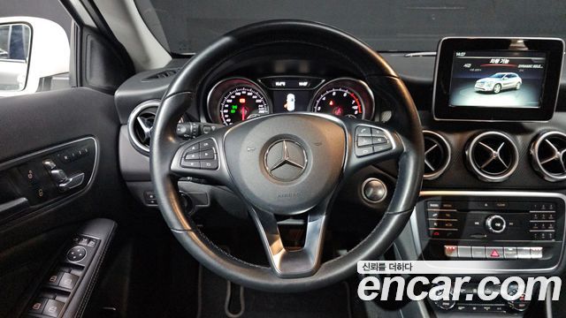 Mercedes-Benz GLA-Class 2019 — photo 18