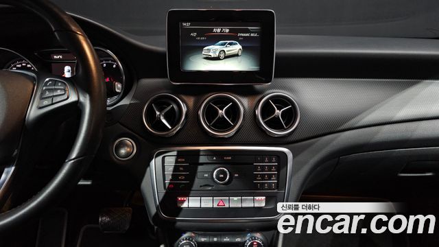 Mercedes-Benz GLA-Class 2019 — photo 19
