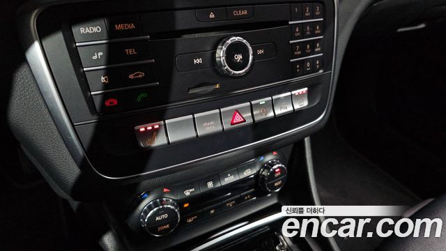 Mercedes-Benz GLA-Class 2019 — photo 23