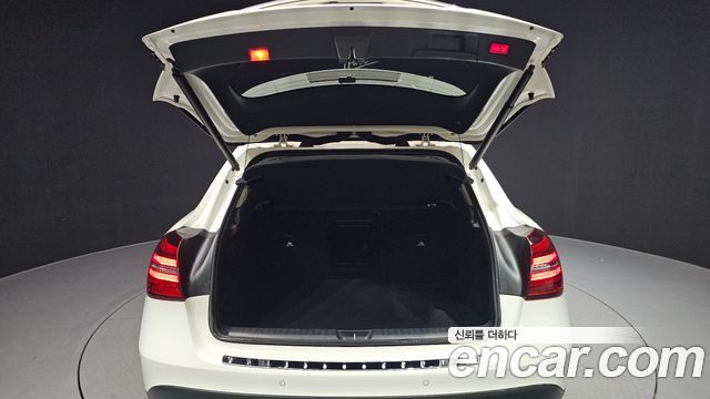 Mercedes-Benz GLA-Class 2019 — photo 26