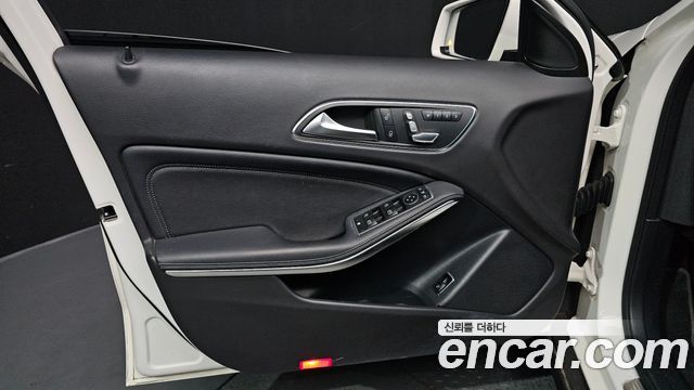 Mercedes-Benz GLA-Class 2019 — photo 14
