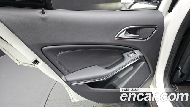 Mercedes-Benz GLA-Class 2019 — photo 15