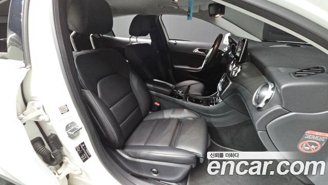Mercedes-Benz GLA-Class 2019 — photo 16