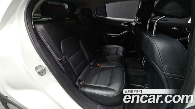 Mercedes-Benz GLA-Class 2019 — photo 28