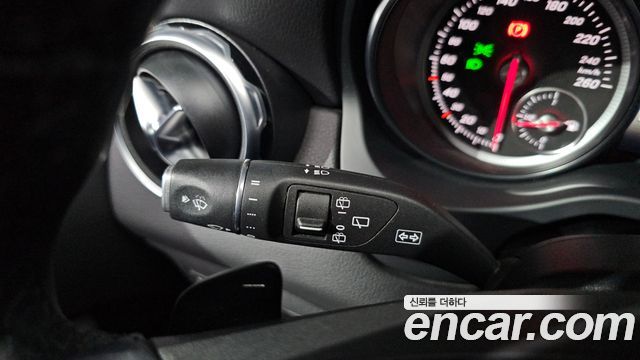 Mercedes-Benz GLA-Class 2019 — photo 29
