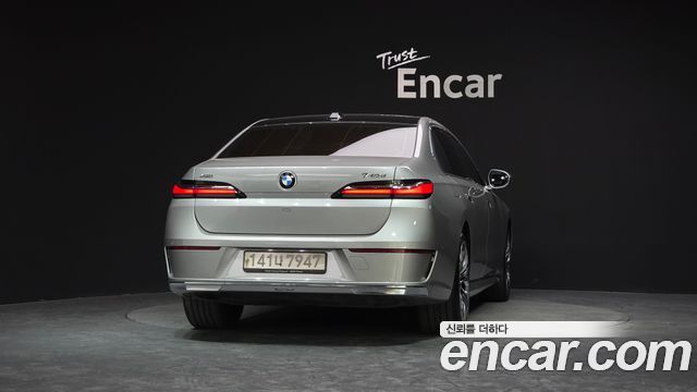 BMW 7-Series 2023 — photo 4