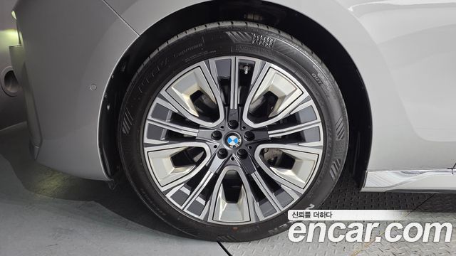 BMW 7-Series 2023 — photo 5