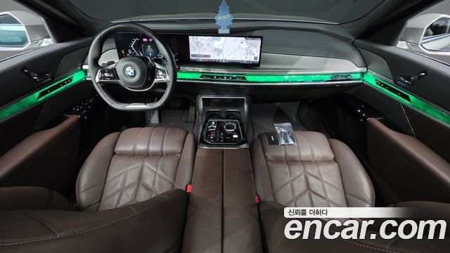 BMW 7-Series 2023 — photo 10