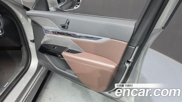 BMW 7-Series 2023 — photo 14