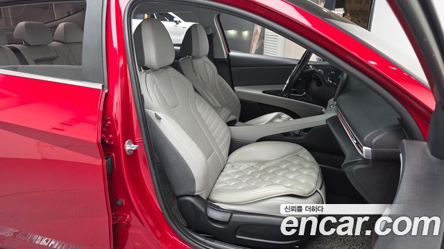 Hyundai AVANTE 2022 — photo 12