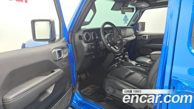 Jeep Wrangler 2022 — photo 13