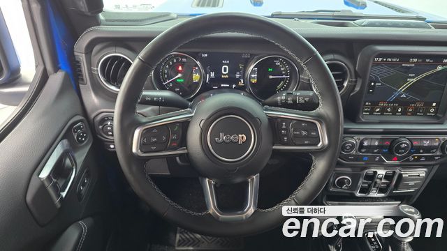 Jeep Wrangler 2022 — photo 18