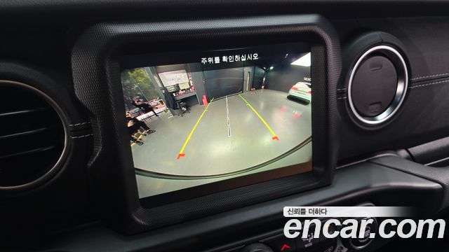 Jeep Wrangler 2022 — photo 20