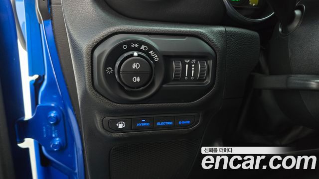 Jeep Wrangler 2022 — photo 22