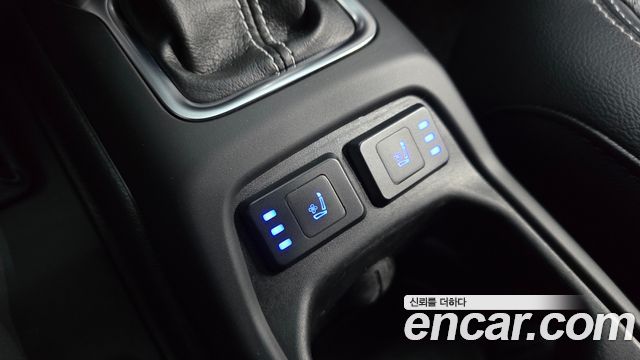 Jeep Wrangler 2022 — photo 24