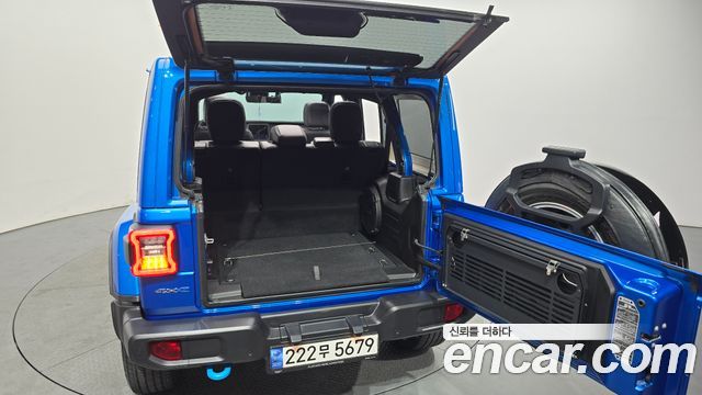 Jeep Wrangler 2022 — photo 26