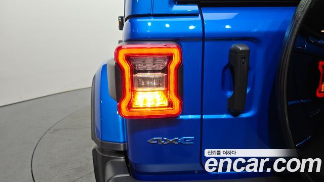 Jeep Wrangler 2022 — photo 9