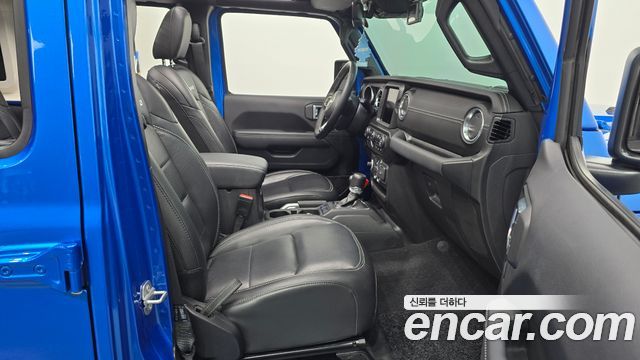 Jeep Wrangler 2022 — photo 16