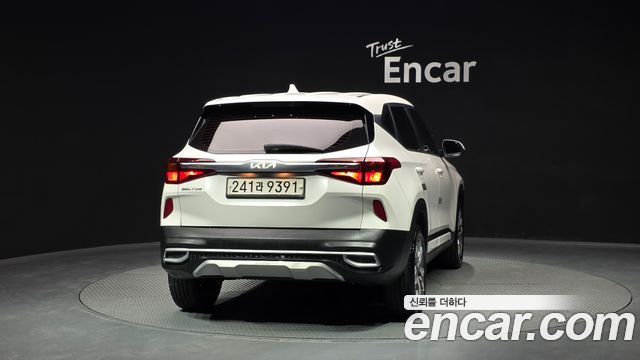 Kia Seltos 2023 — photo 4