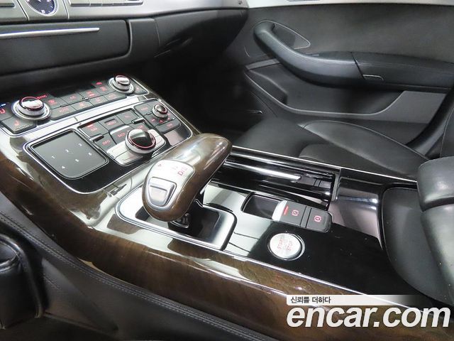 Audi A8 2015 — photo 11