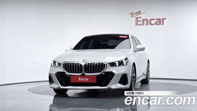 BMW 5-Series 2024 — photo 3