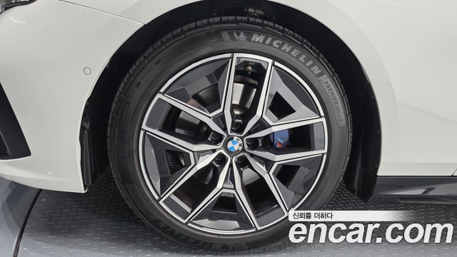 BMW 5-Series 2024 — photo 5