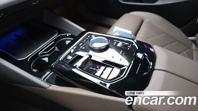 BMW 5-Series 2024 — photo 12