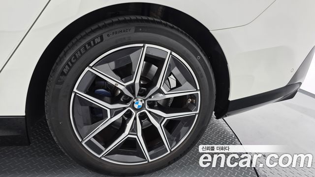 BMW 5-Series 2024 — photo 7