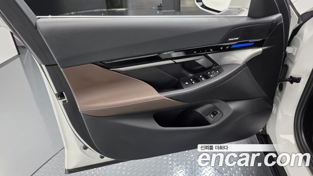 BMW 5-Series 2024 — photo 14